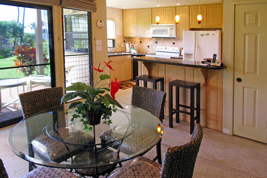 Click here to view 360&deg; VR Images of Wailea Ekolu Village Luxury Rental Condo #1403.